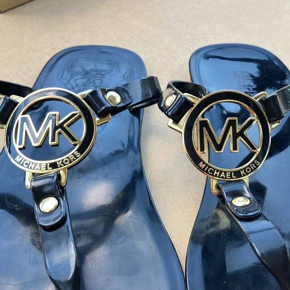 NEW! Michael Kors Black/Gold MK Jelly Sandall. 8US Women’s - Picture 6 of 8